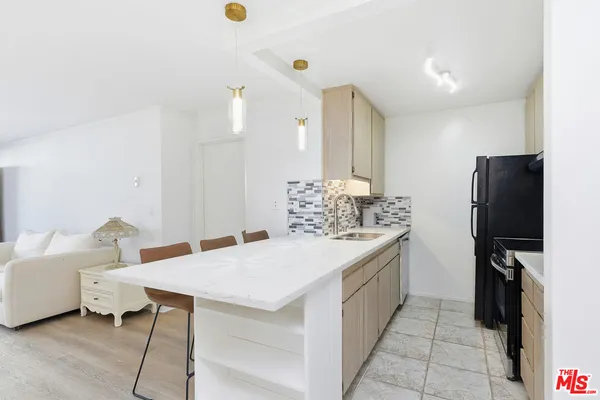 $3,400 | 7740 Redlands Street, Unit G1095, Playa del Rey, CA 90293