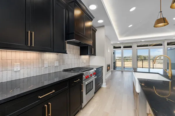 $3,900 | 1 Hill Farm Court, Unit 303, North Oaks, MN 55127