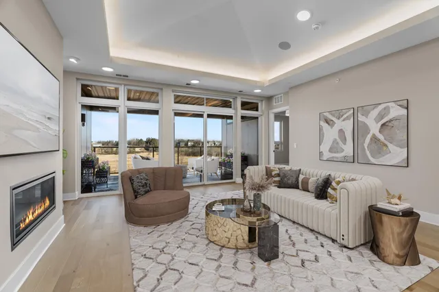 $3,900 | 1 Hill Farm Court, Unit 303, St. Paul, MN 55127