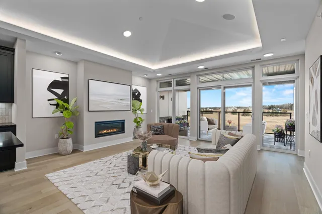 $3,900 | 1 Hill Farm Court, Unit 303, St. Paul, MN 55127