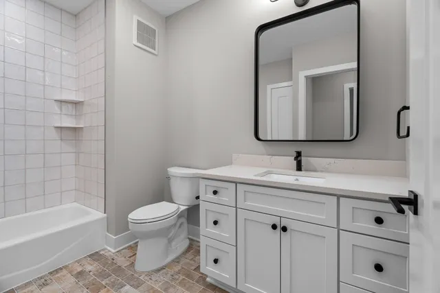 $3,900 | 1 Hill Farm Court, Unit 303, St. Paul, MN 55127