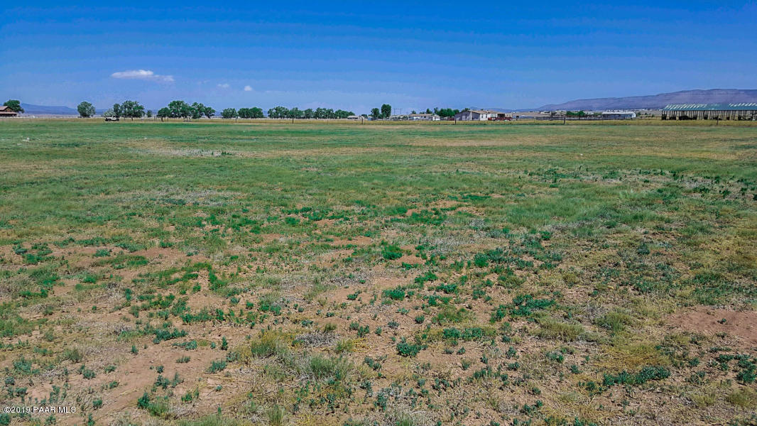 25655 North Trinity Ranch Road Paulden, AZ 86334 - Photo 11 of 26 10