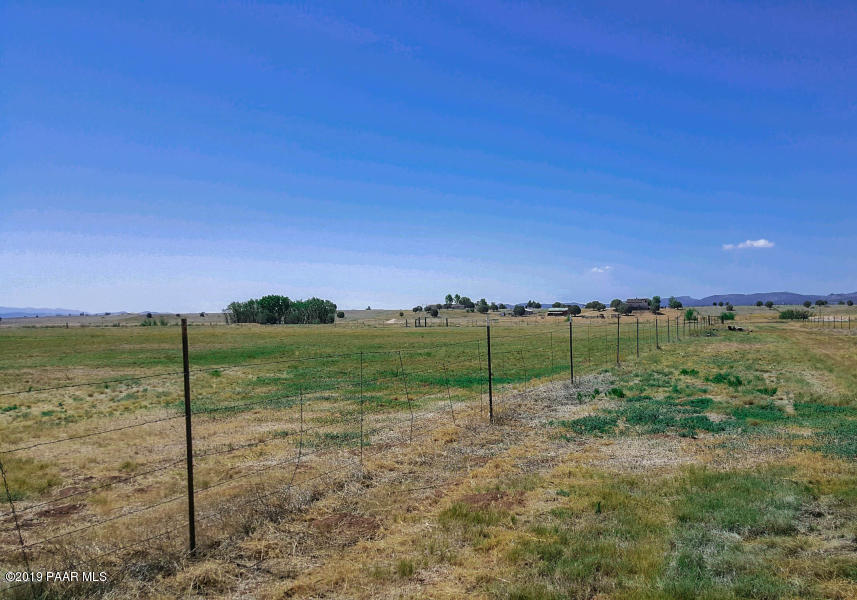 25655 North Trinity Ranch Road Paulden, AZ 86334 - Photo 14 of 26 13