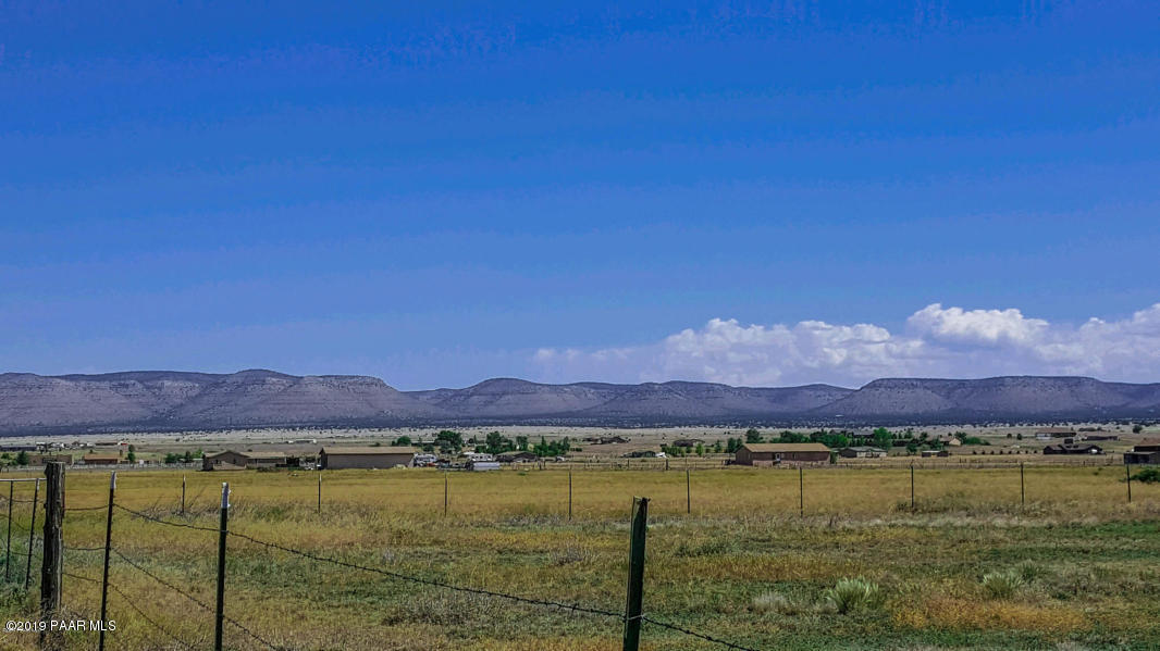25655 North Trinity Ranch Road Paulden, AZ 86334 - Photo 10 of 26 9