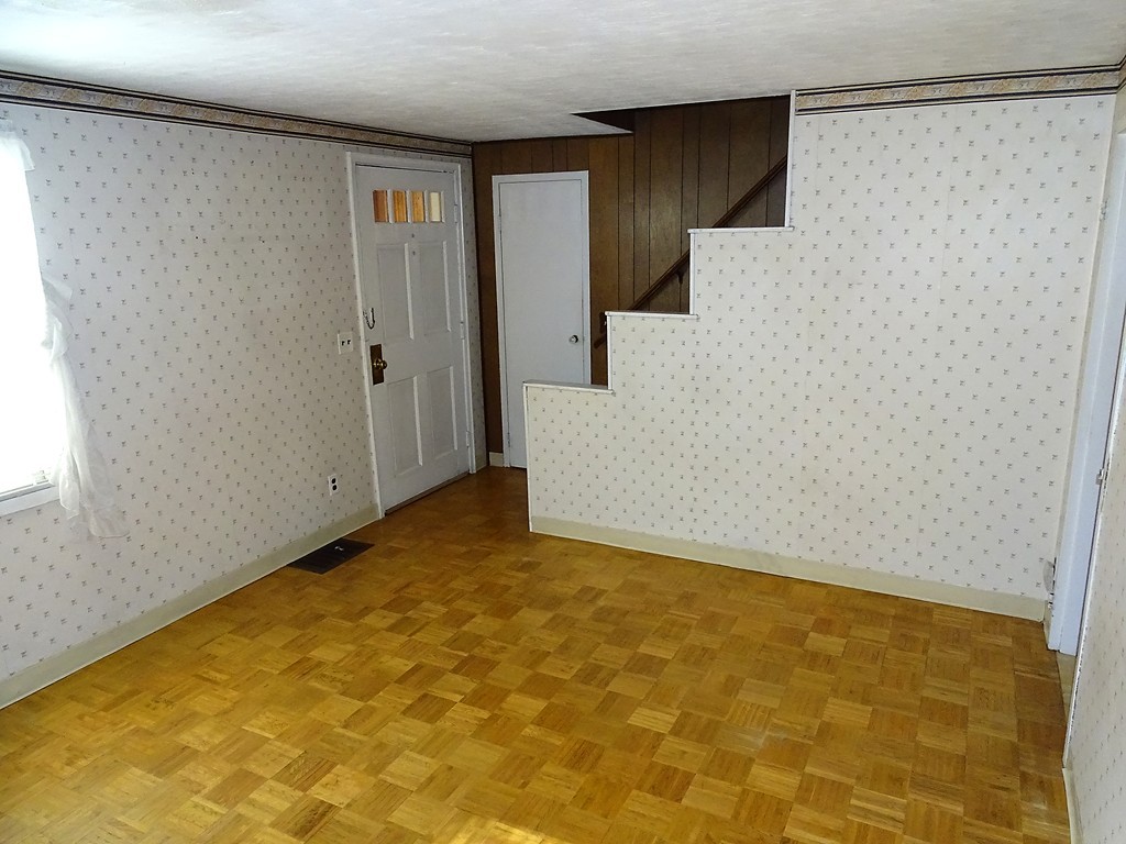 46 Hancock Road Wakefield, MA 01880 - Photo 4 of 10 Gallery Image 4