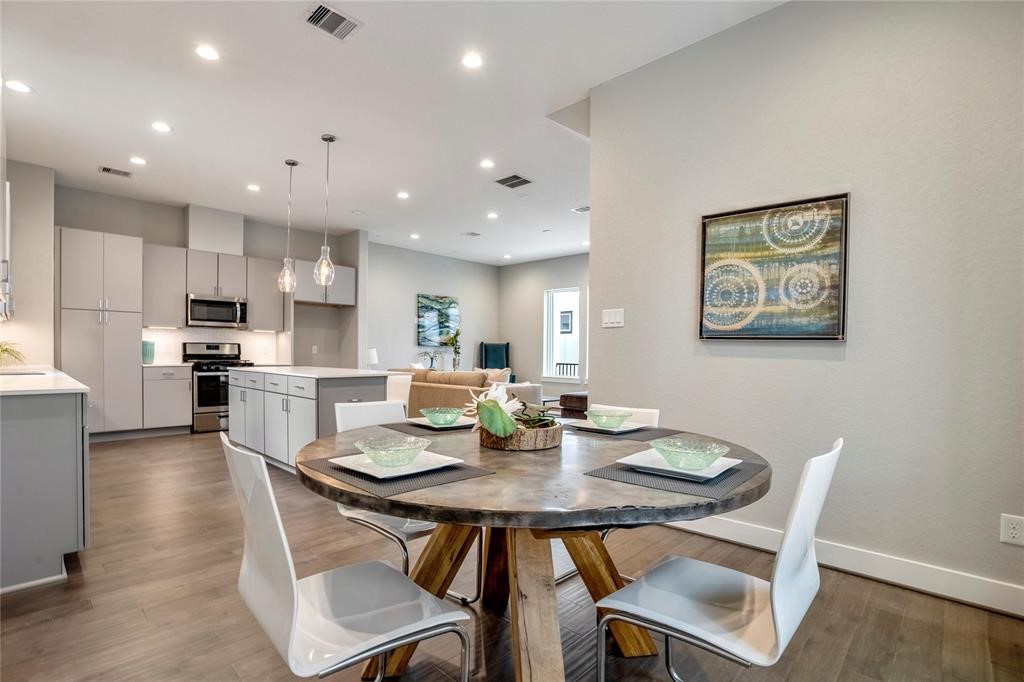 8411 Hempstead Road, Unit F Houston, TX 77008 - Photo 6 of 26 Dining nook perfect for dinner, game night, & afternoon reading