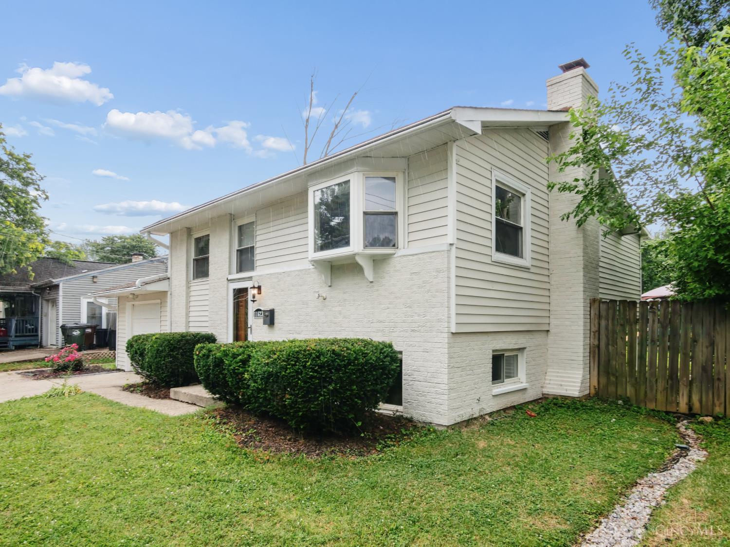 11623 Kenn Road Cincinnati, OH 45240 - Photo 3 of 33