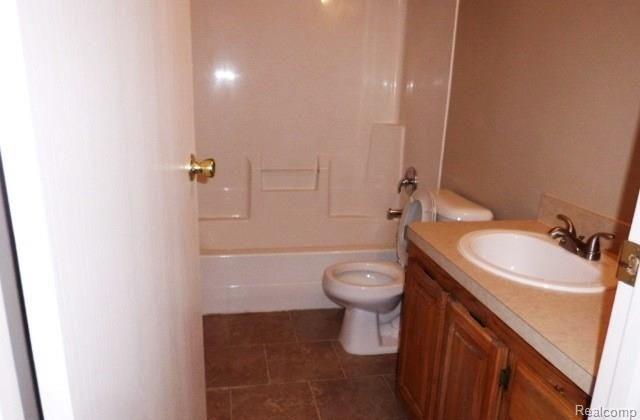 4250 Breen Road Emmett, MI 48022 - Photo 8 of 13 Bathroom.jpg