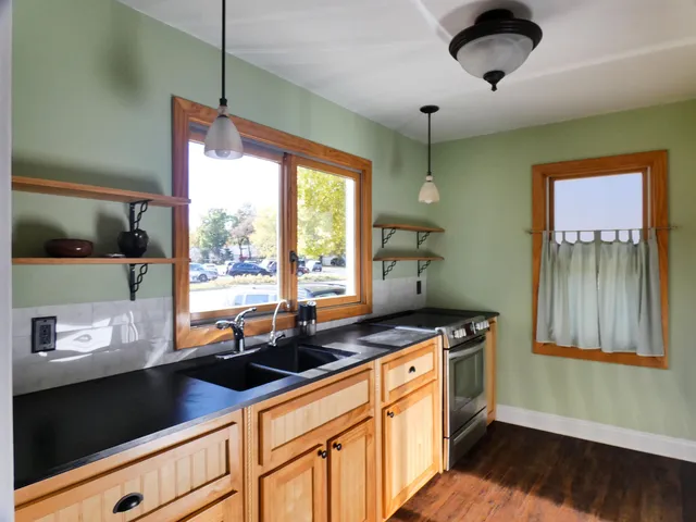 $169,900 | 846 9th Street, Green Bay, WI 54304