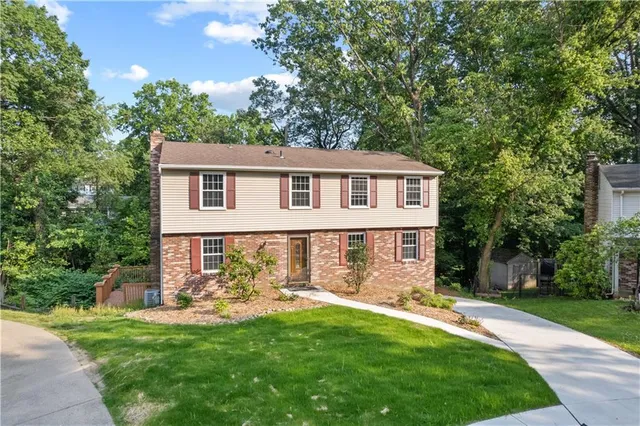 $375,900 | 320 Penn Lear Court, Monroeville, PA 15146