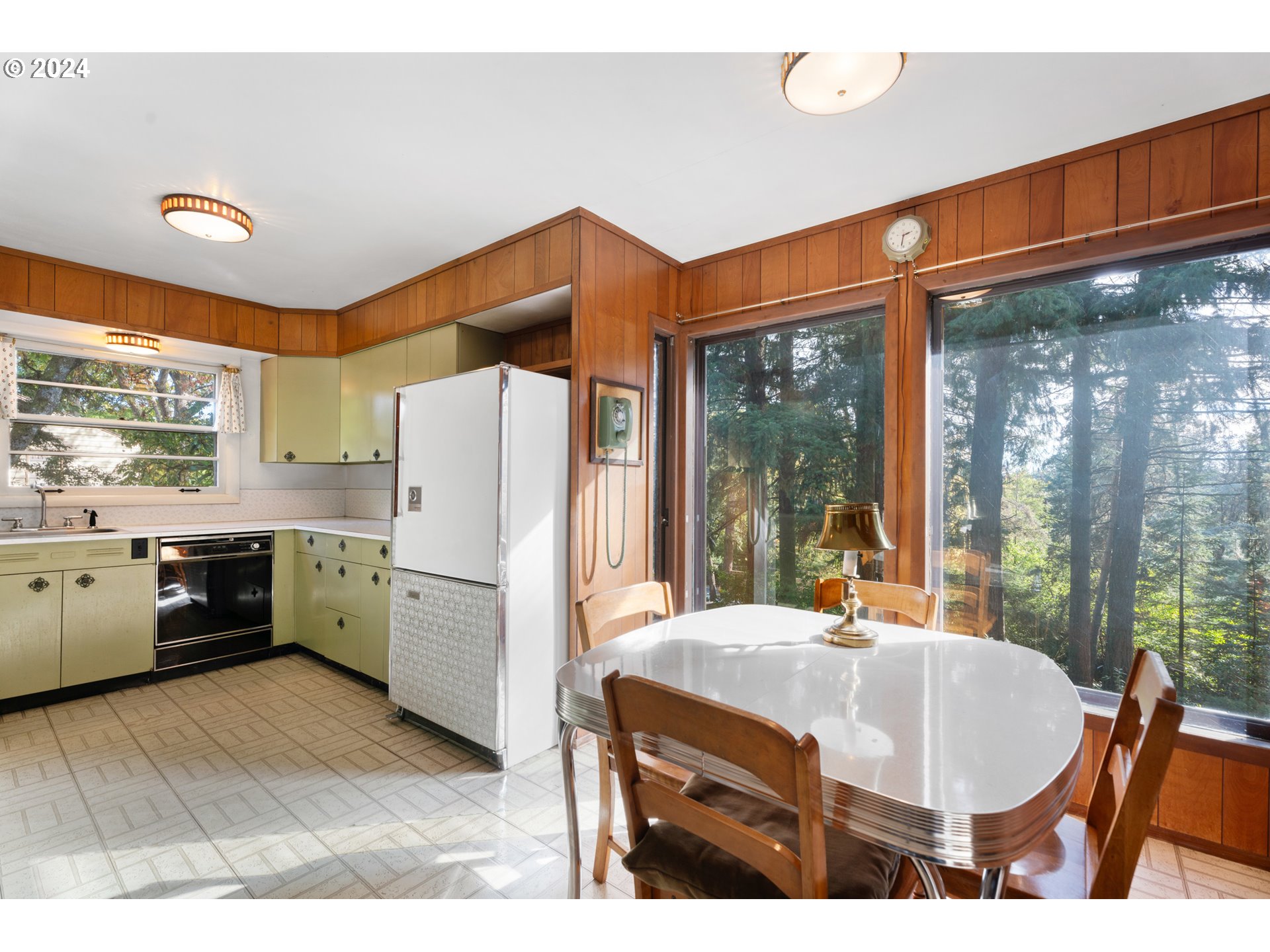 6455 Southwest Scholls Ferry Road Portland, OR 97223 - Photo 16 of 48 Kitchen