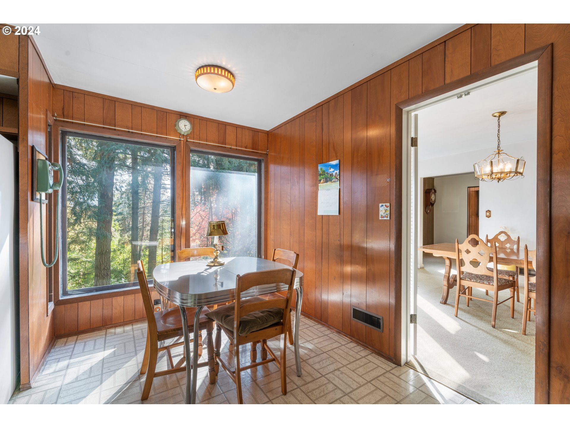 6455 Southwest Scholls Ferry Road Portland, OR 97223 - Photo 19 of 48 Kitchen/Nook