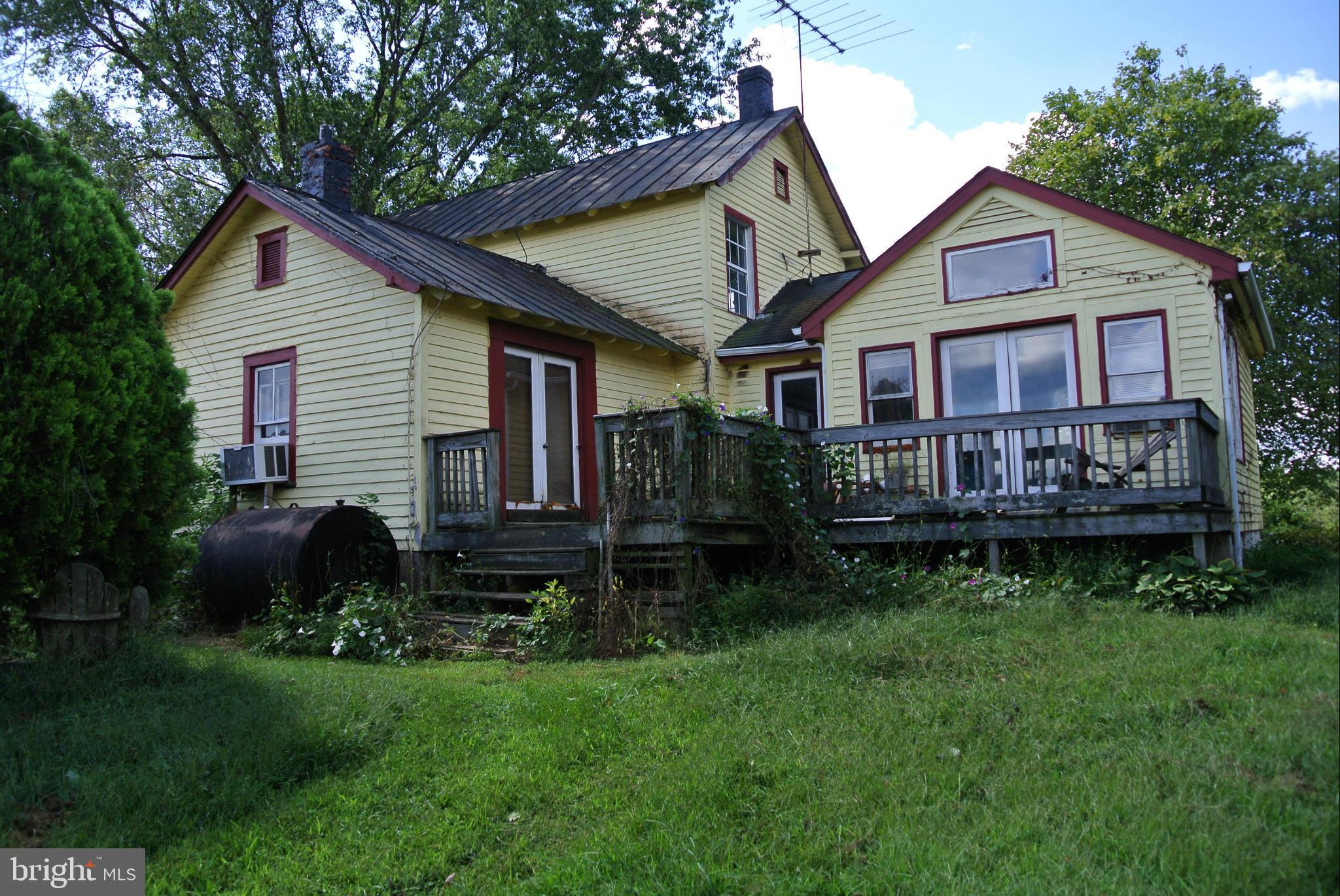 111 Dennis Road Castleton, VA 22716 - Photo 3 of 6 Exterior (Rear)