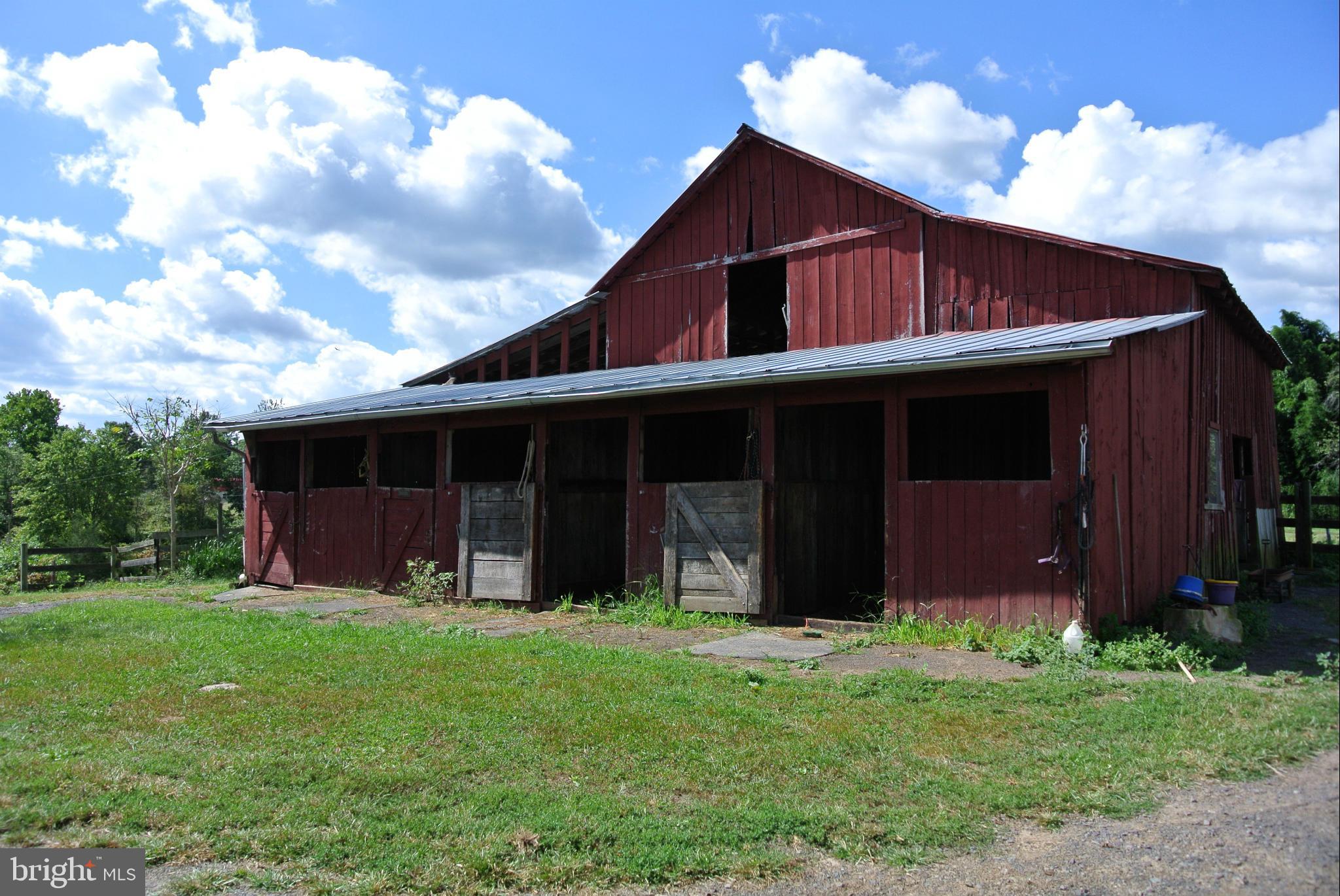 111 Dennis Road Castleton, VA 22716 - Photo 4 of 6 Stables/barn