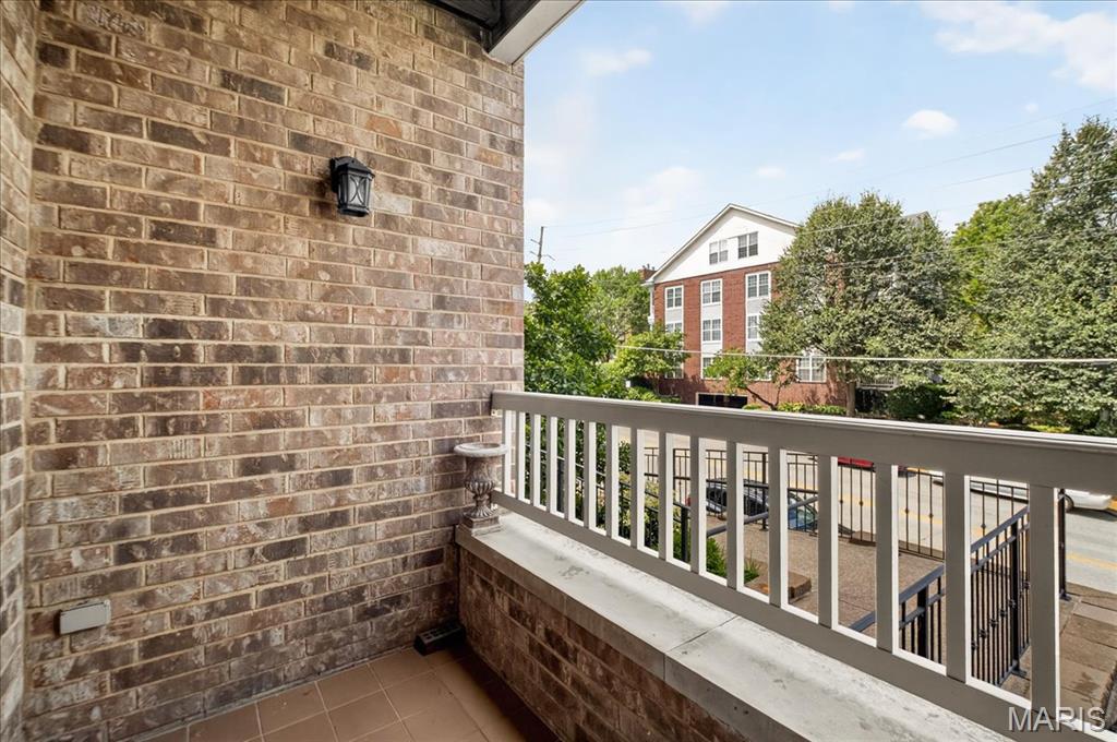 500 North And South Road, Unit 103 St. Louis, MO 63130 - Photo 15 of 36