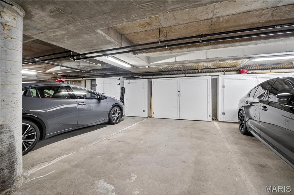 500 North And South Road, Unit 103 St. Louis, MO 63130 - Photo 27 of 36