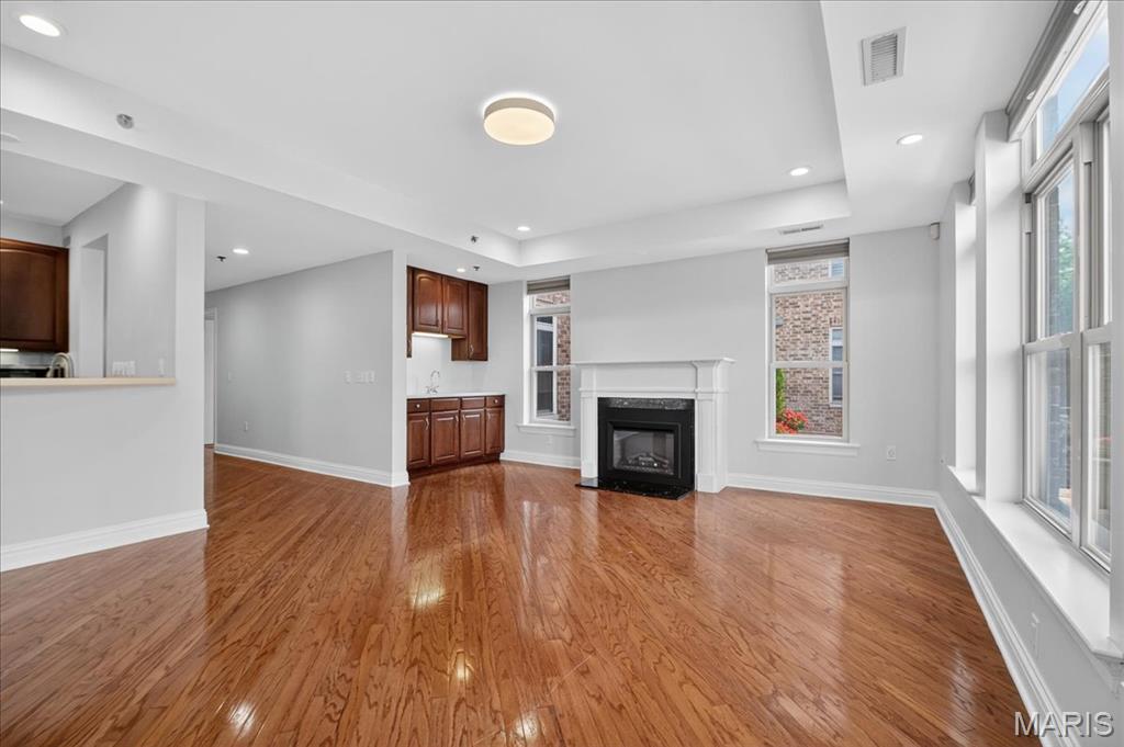 500 North And South Road, Unit 103 St. Louis, MO 63130 - Photo 5 of 36