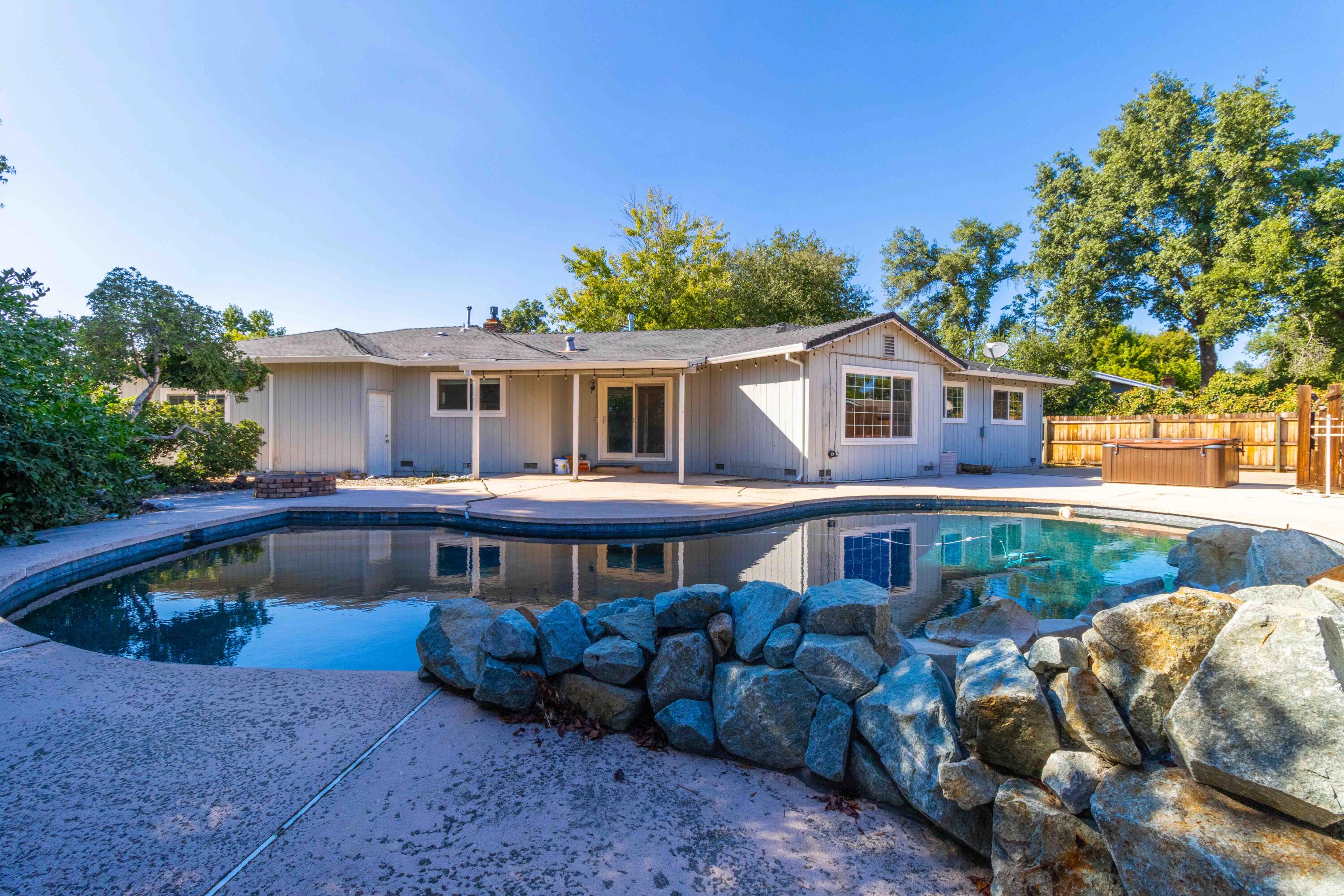 601 Rafael Street Redding, CA 96002 - Photo 30 of 48 The Real Estate Group-4