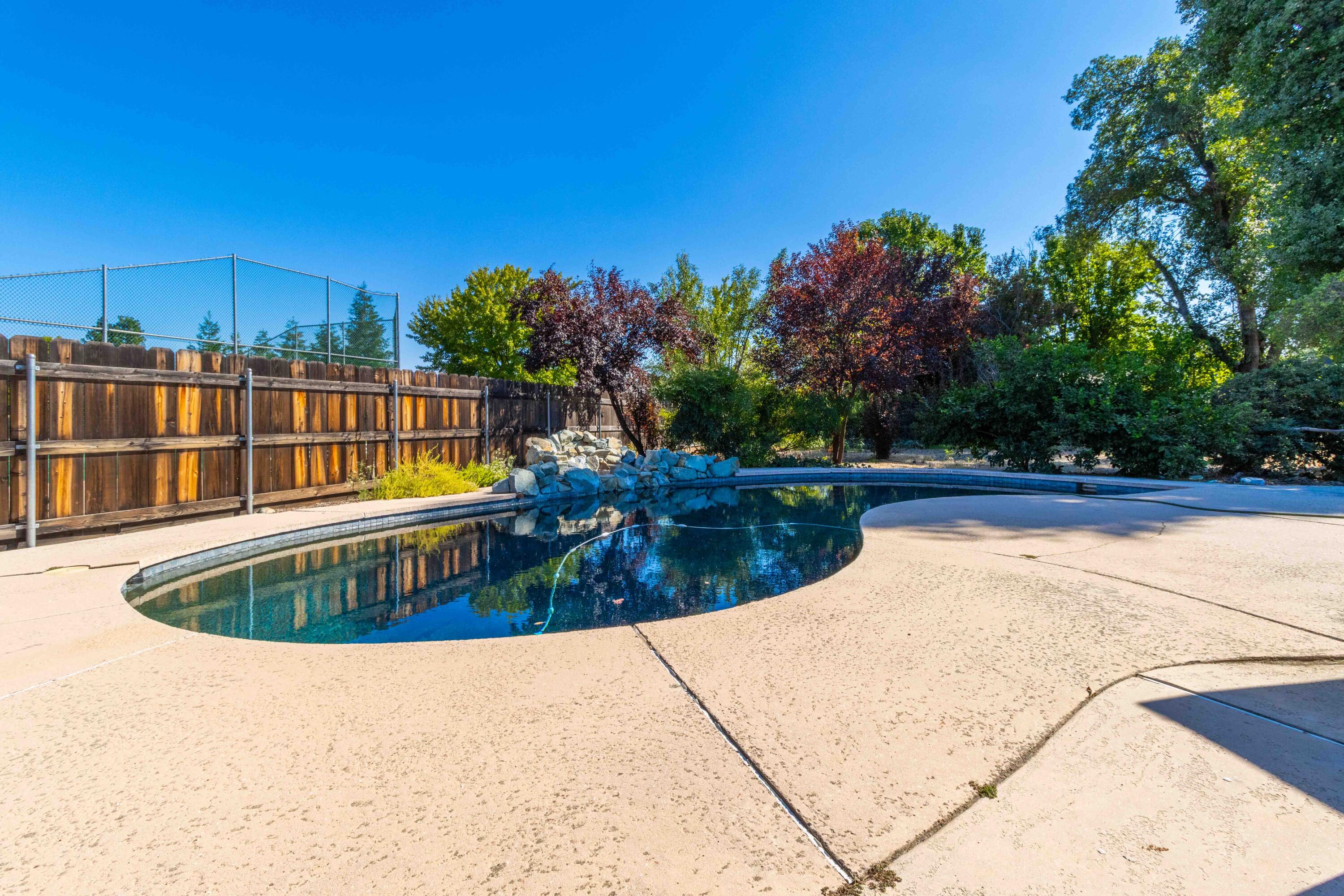 601 Rafael Street Redding, CA 96002 - Photo 32 of 48 The Real Estate Group-31