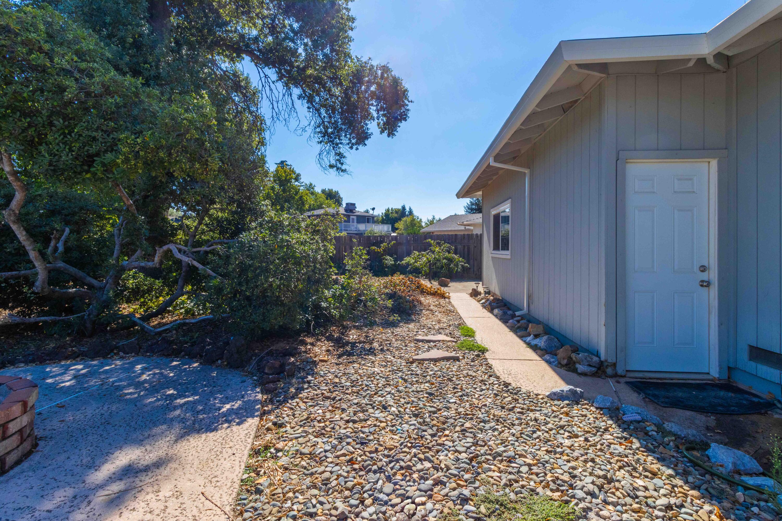 601 Rafael Street Redding, CA 96002 - Photo 36 of 48 The Real Estate Group-35