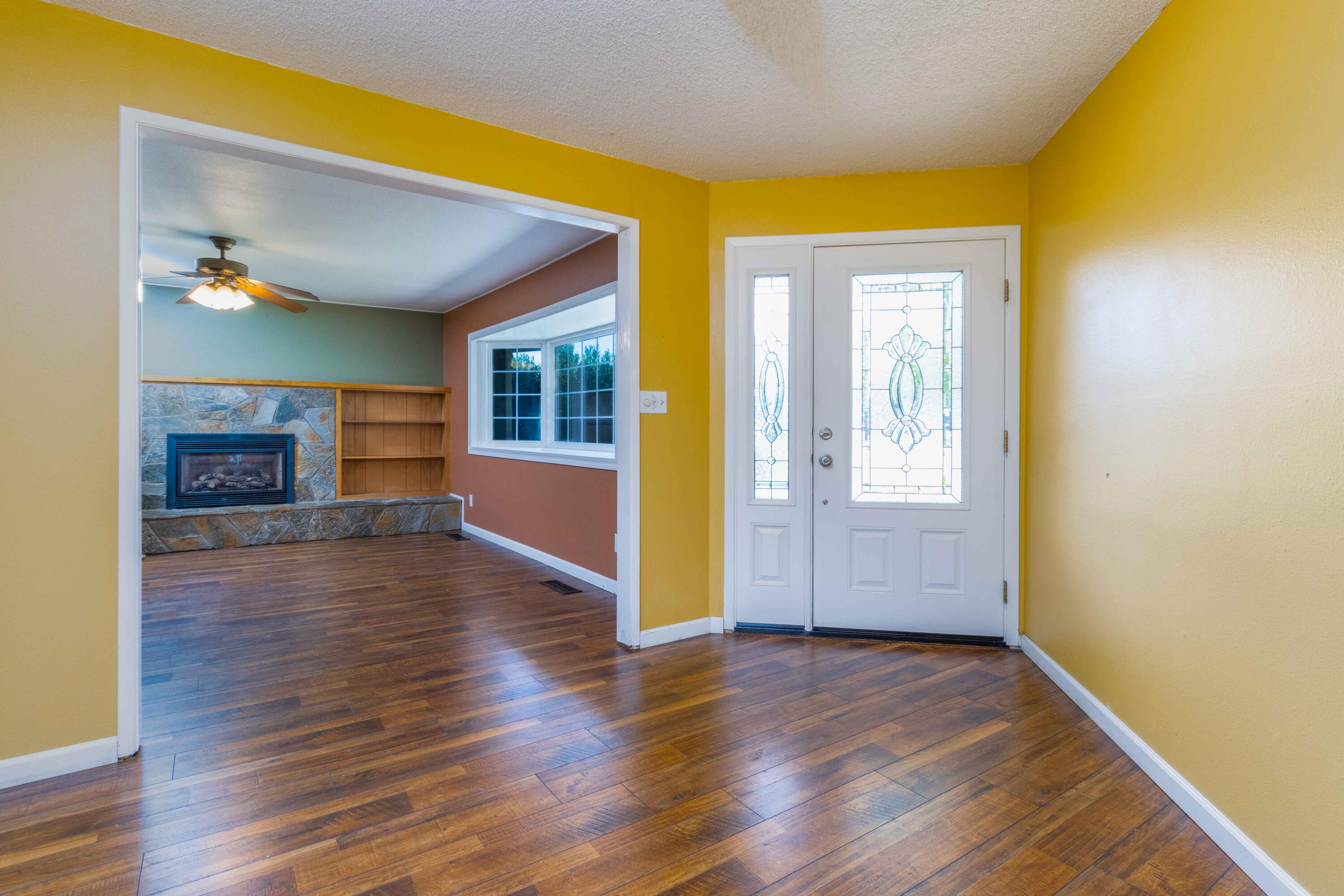 601 Rafael Street Redding, CA 96002 - Photo 5 of 48 The Real Estate Group-6