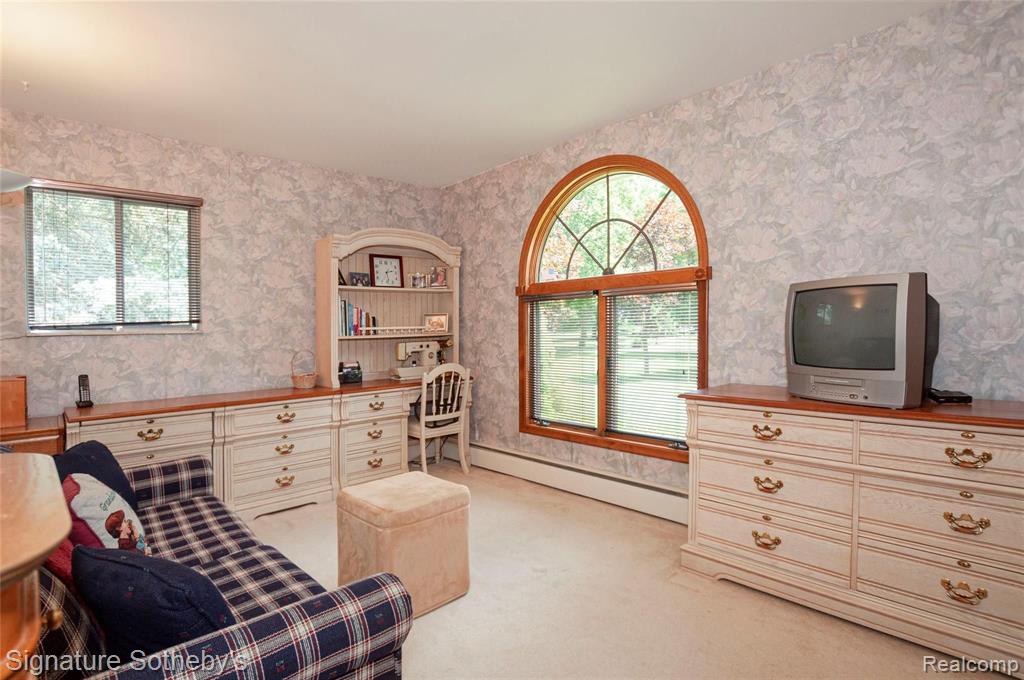 2020 Lake Angelus Road Lake Angelus, MI 48326 - Photo 32 of 52