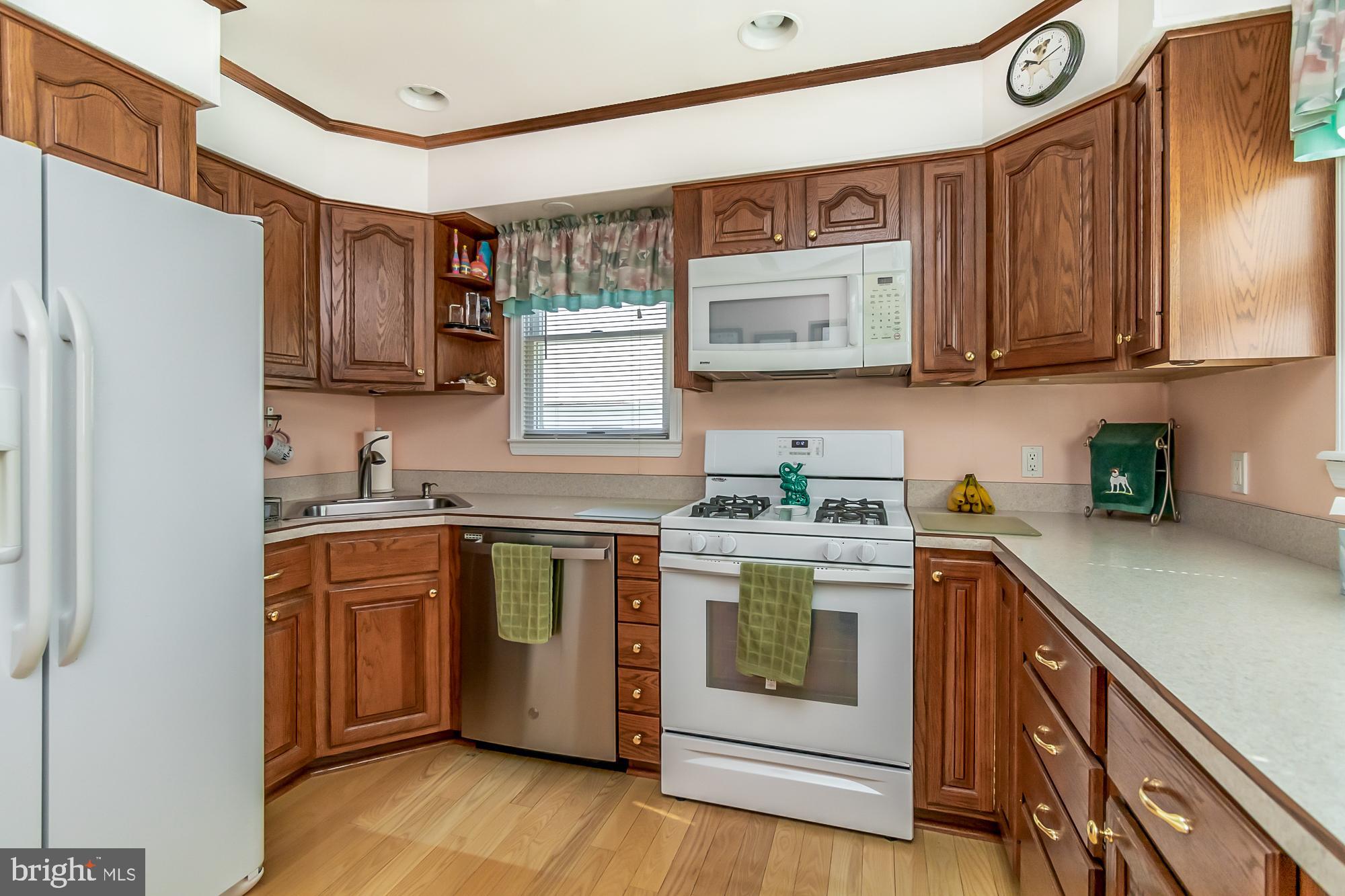 8002 Ridgely Oak Road Baltimore, MD 21234 - Photo 12 of 35