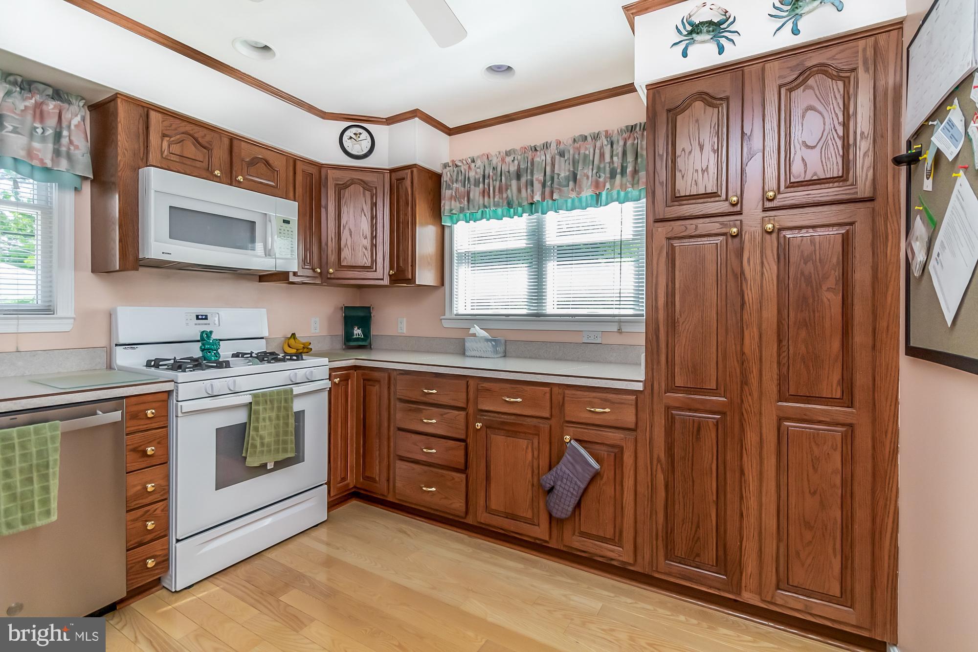 8002 Ridgely Oak Road Baltimore, MD 21234 - Photo 13 of 35