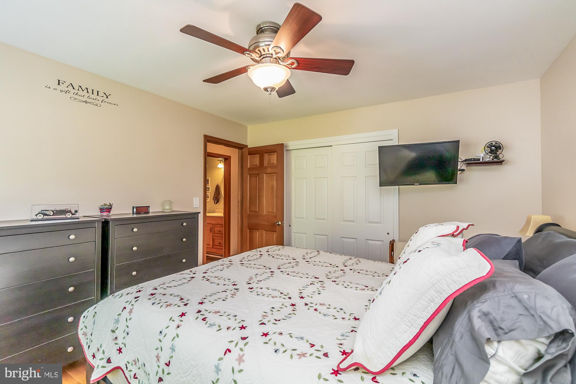 8002 Ridgely Oak Road Baltimore, MD 21234 - Photo 14 of 35