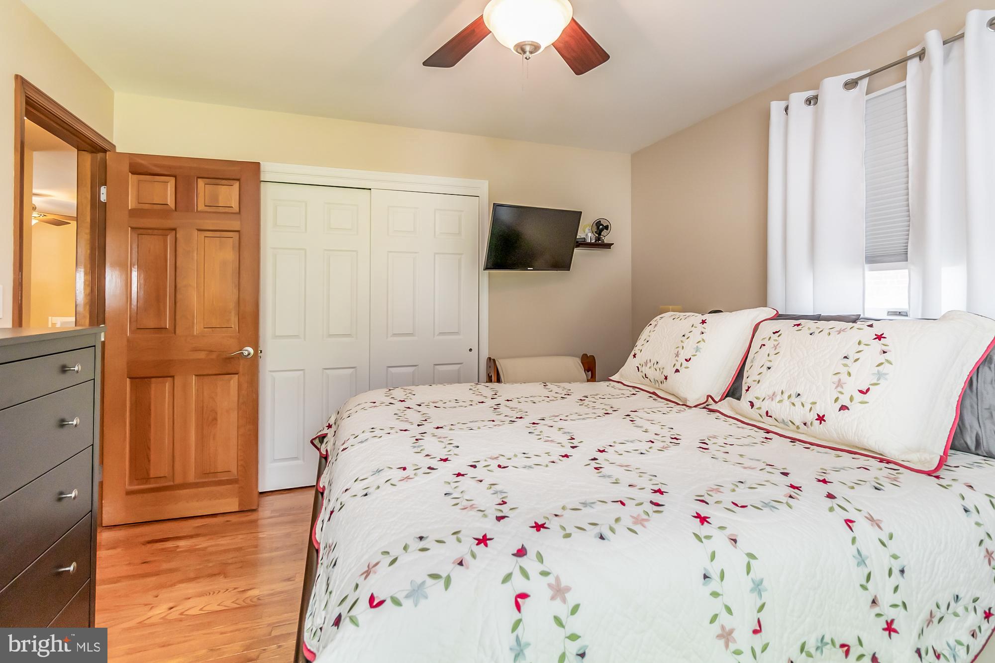 8002 Ridgely Oak Road Baltimore, MD 21234 - Photo 16 of 35
