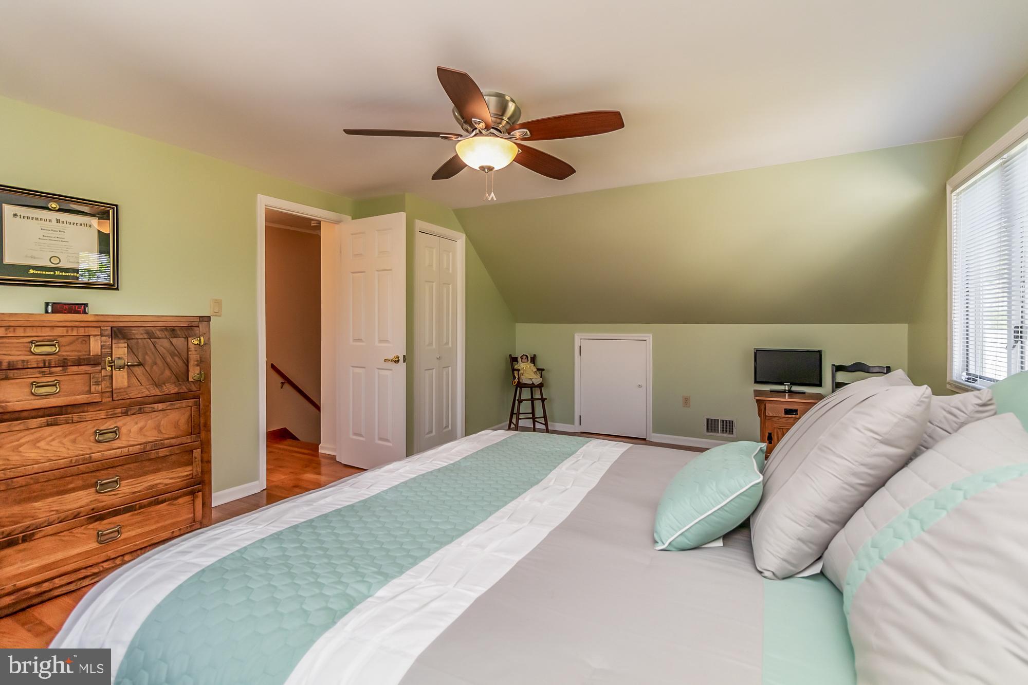 8002 Ridgely Oak Road Baltimore, MD 21234 - Photo 19 of 35