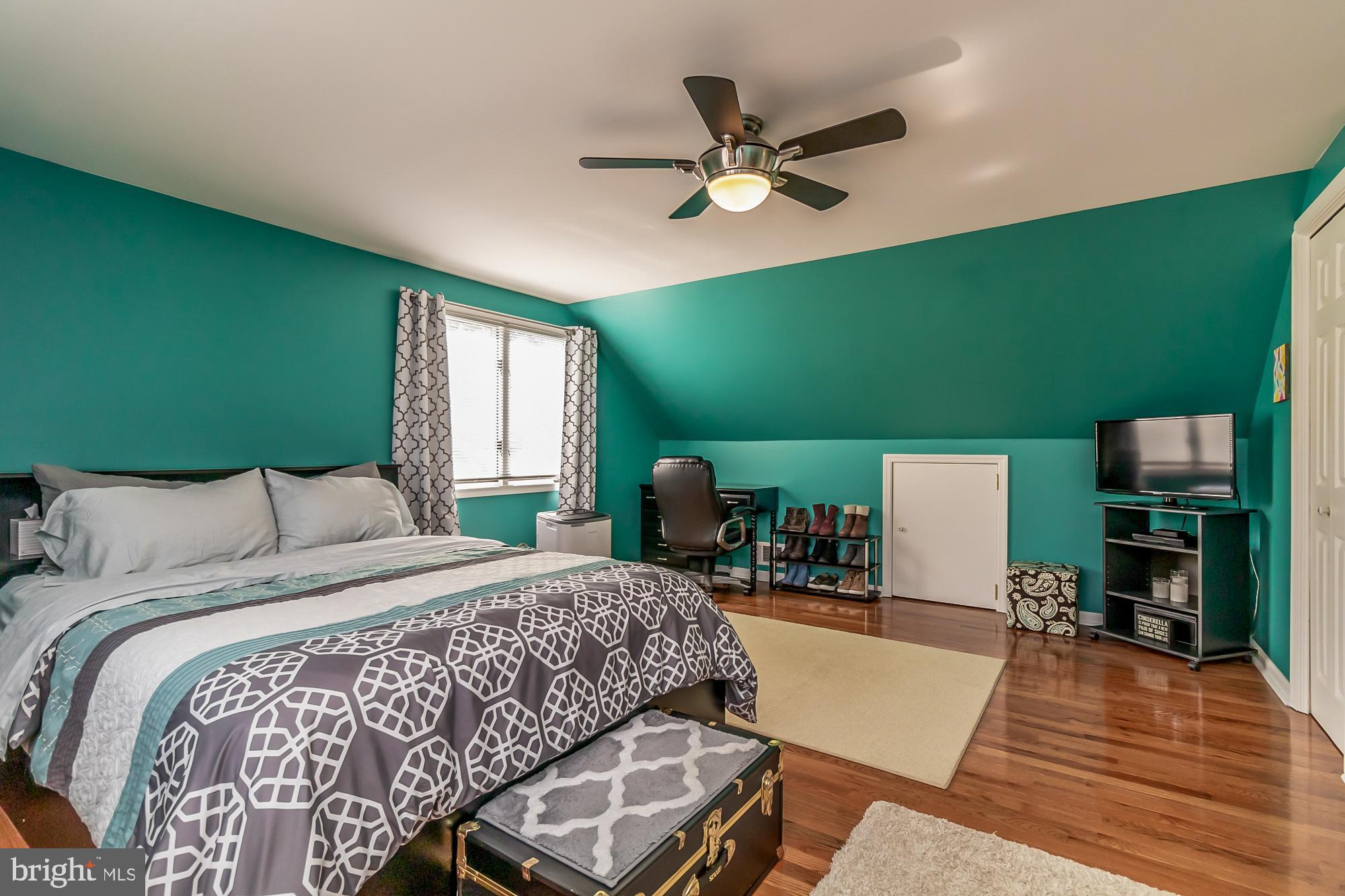 8002 Ridgely Oak Road Baltimore, MD 21234 - Photo 24 of 35
