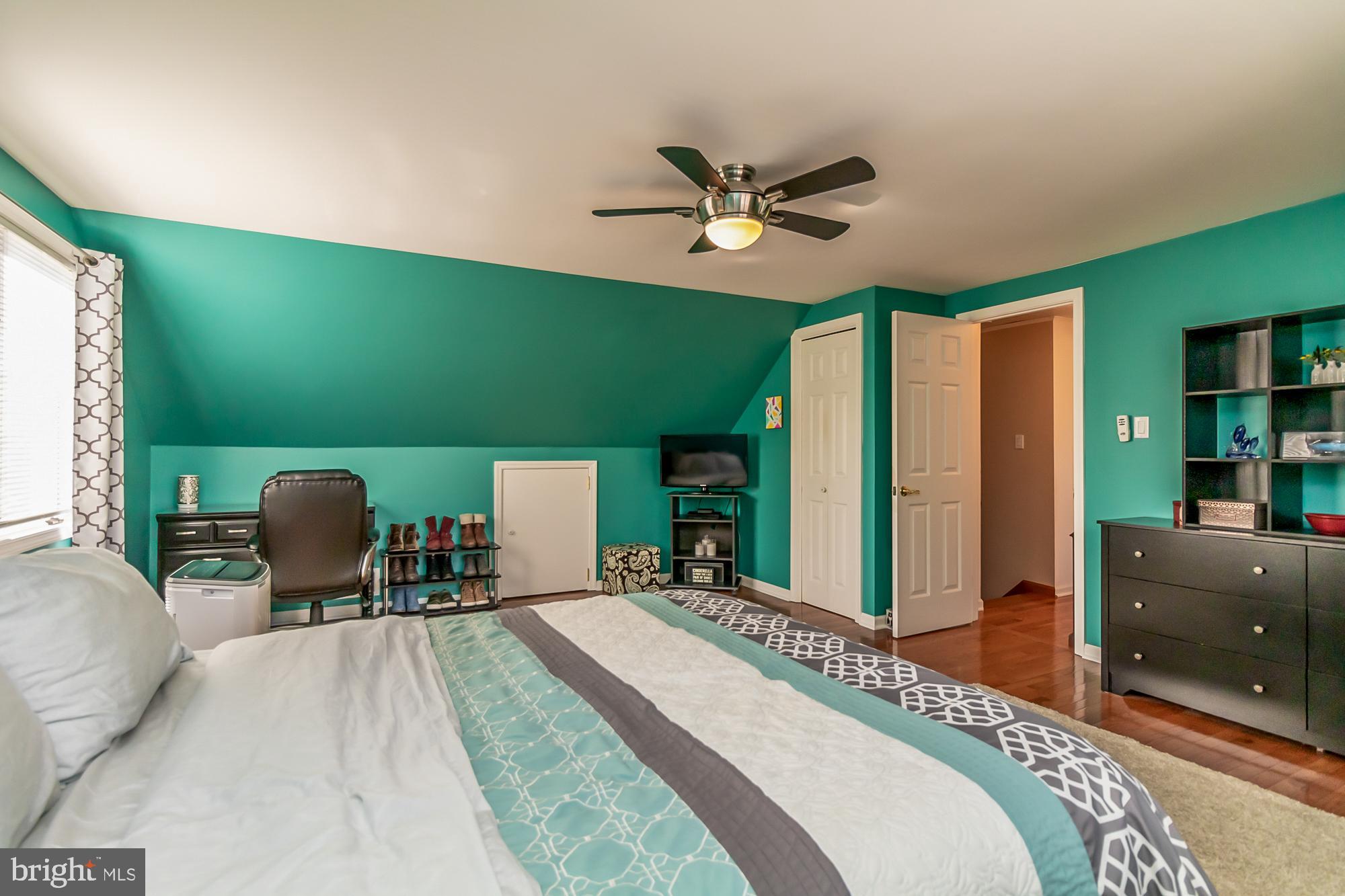 8002 Ridgely Oak Road Baltimore, MD 21234 - Photo 25 of 35