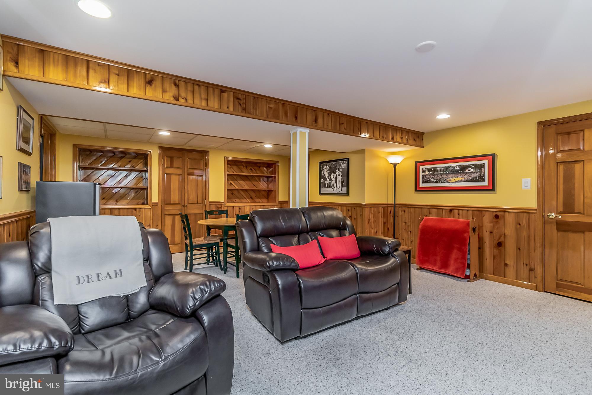 8002 Ridgely Oak Road Baltimore, MD 21234 - Photo 27 of 35
