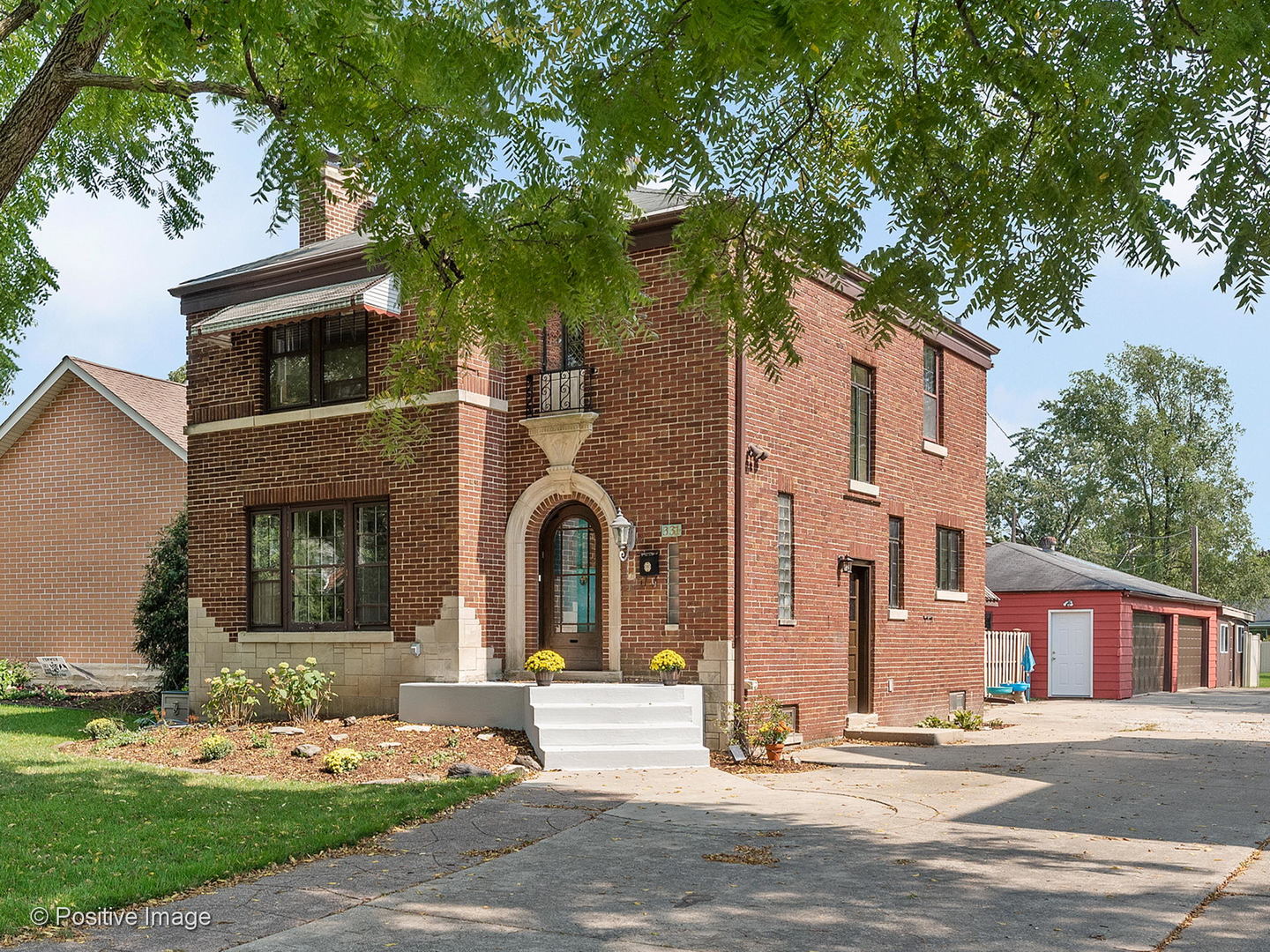 331 Selborne Road Riverside, IL 60546 - Photo 1 of 19 a front view of a house with garden