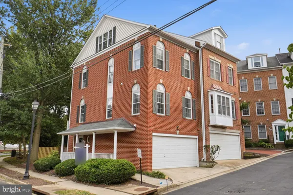 $1,350,000 | 4096 21st Road North, Arlington, VA 22207