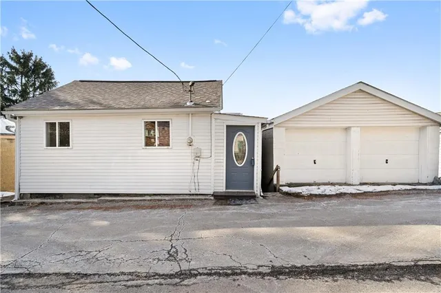 $58,000 | 733 Peach Alley, Glassport, PA 15045