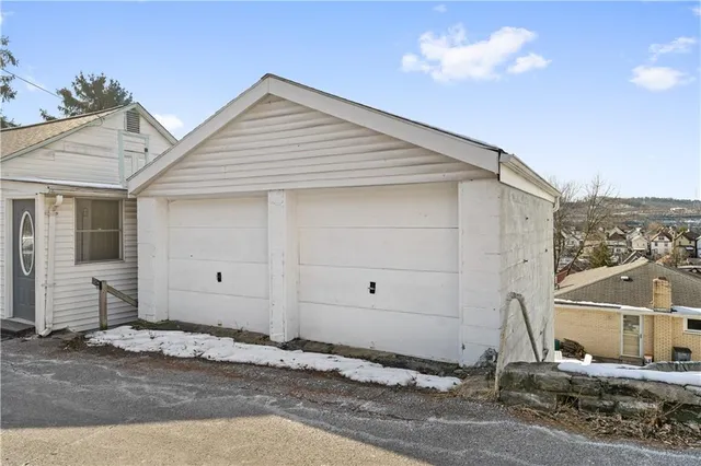 $58,000 | 733 Peach Alley, Glassport, PA 15045