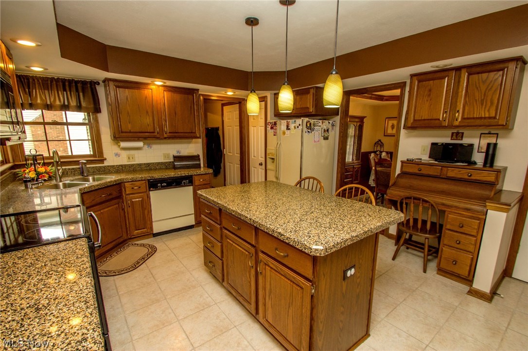 31375 Arthur Road Solon, OH 44139 - Photo 8 of 28 Gallery Image 8