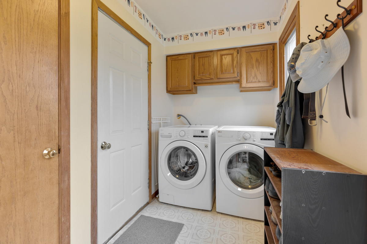 43W330 Main Street Road Elburn, IL 60119 - Photo 17 of 34 a utility room with dryer and washer