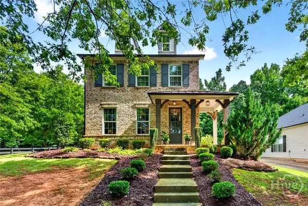 $525,000 | 301 Edgewater Drive, Athens, GA 30605
