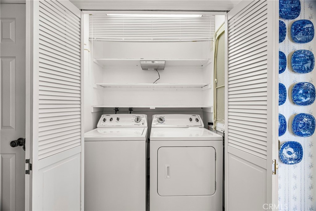 5770 Ingalls Road Paradise, CA 95969 - Photo 38 of 63 a utility room with dryer and washer