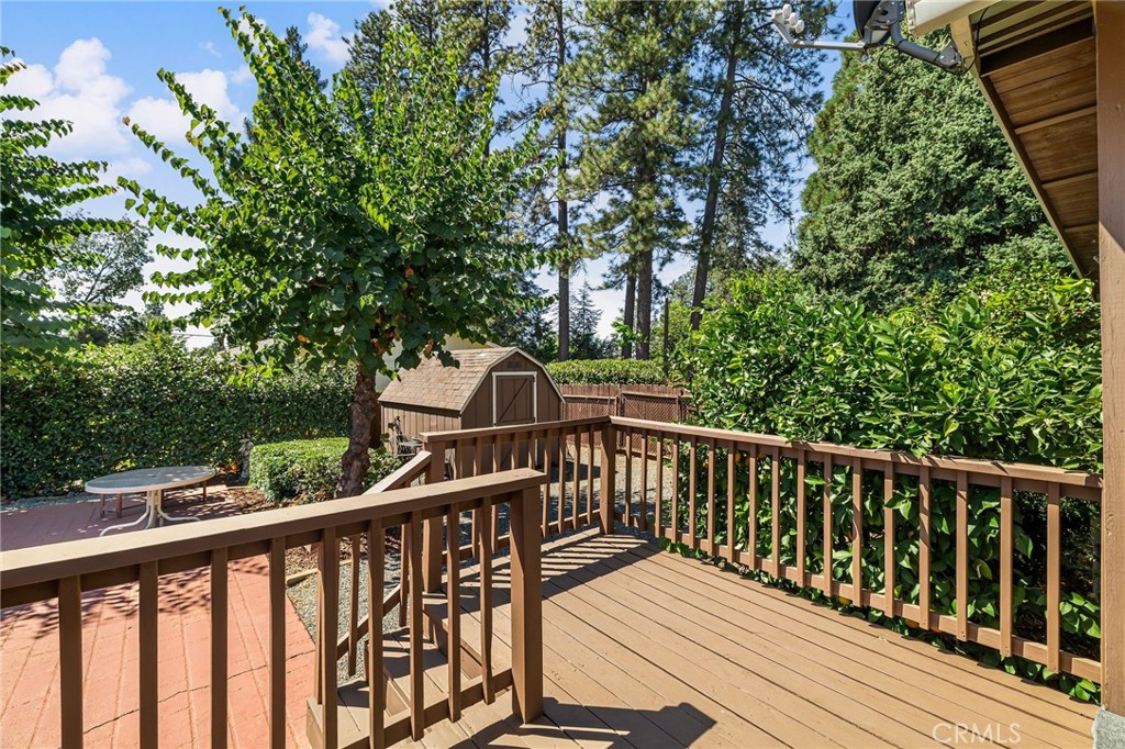 5770 Ingalls Road Paradise, CA 95969 - Photo 42 of 63 a view of balcony with wooden floor and fence
