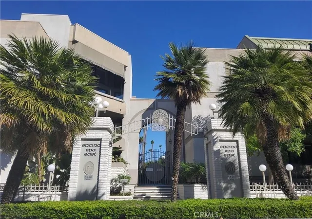 $895,000 | 5305 White Oak Avenue, Unit F, Encino, CA 91316