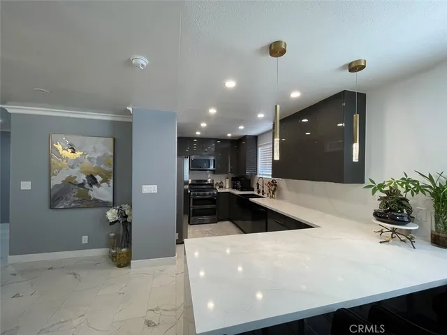 $895,000 | 5305 White Oak Avenue, Unit F, Encino, CA 91316