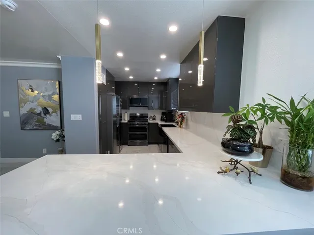 $895,000 | 5305 White Oak Avenue, Unit F, Encino, CA 91316