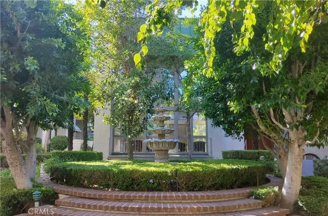 $895,000 | 5305 White Oak Avenue, Unit F, Encino, CA 91316