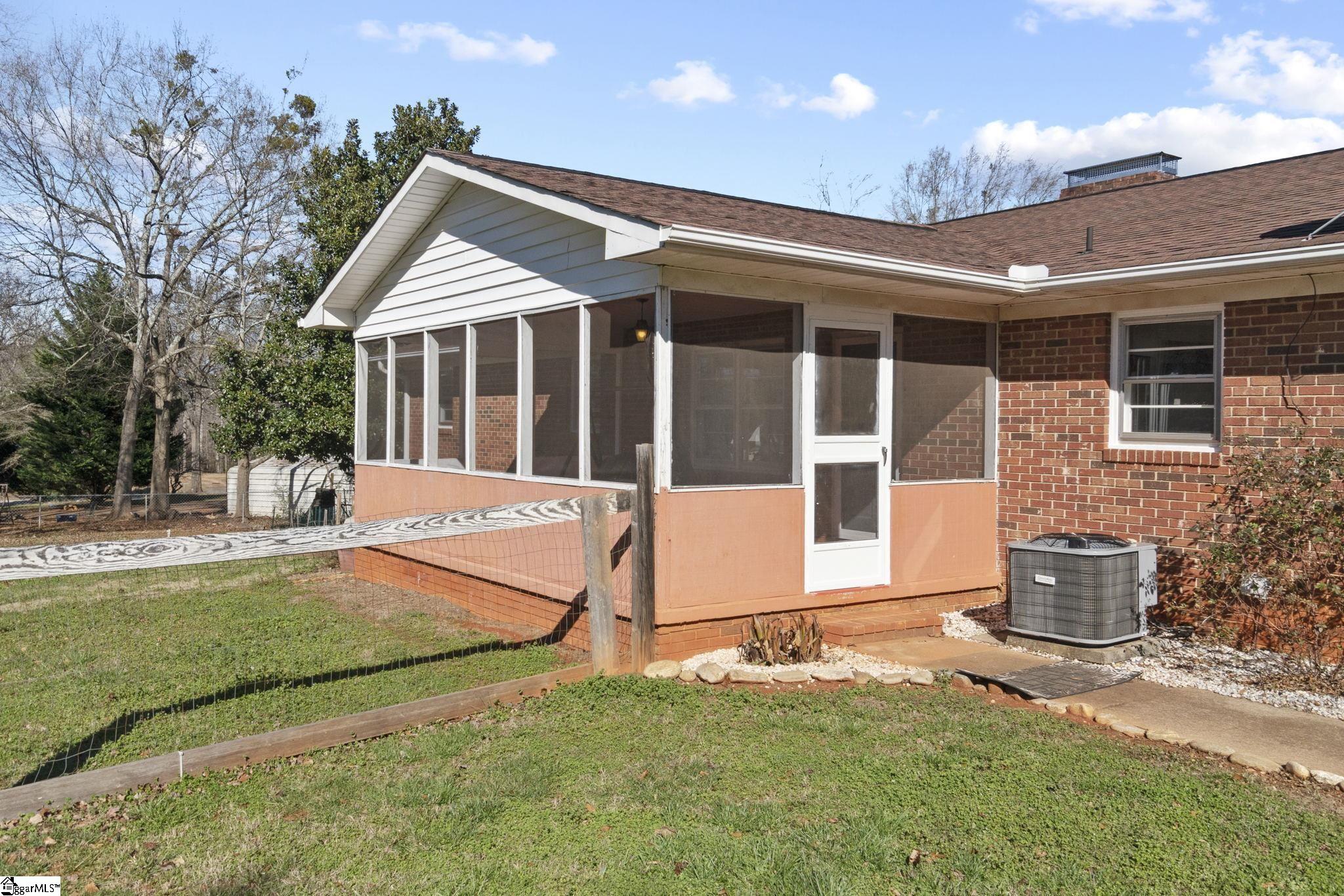 175 State Rd S-42-1753 Campobello, SC 29322 - Photo 23 of 28 Gallery Image 23