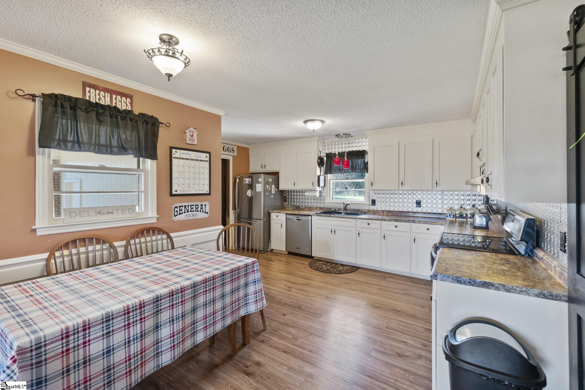 175 State Rd S-42-1753 Campobello, SC 29322 - Photo 7 of 28 Gallery Image 7