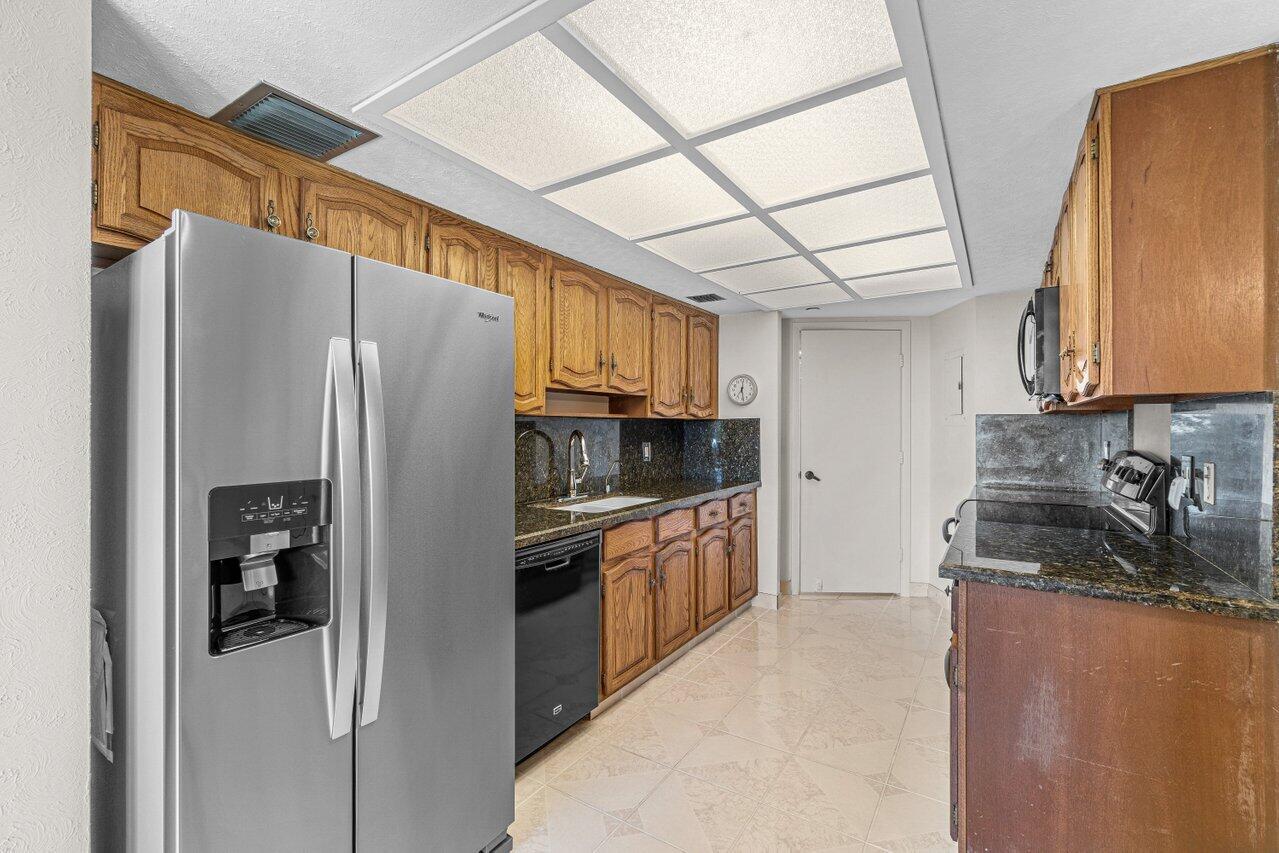 4301 North Ocean Boulevard, Unit A402 Boca Raton, FL 33431 - Photo 13 of 25 012-4301NorthOceanBoulevard-BocaRaton-FL